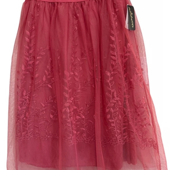 Metro Wear Dresses & Skirts - Embroidered Pink Skirt